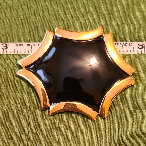 Vintage MONET Gold Black Enamel Modernist Brooch Pin - Picture 5 of 5